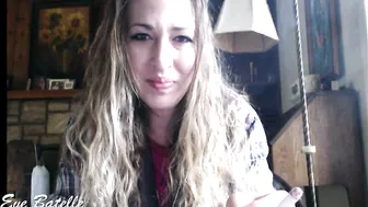 Eve Batelle teen slut fingers her crevices