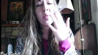 Eve Batelle teen slut fingers her crevices