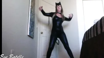 Eve Batelle small nipple masturbating pussy sex toy