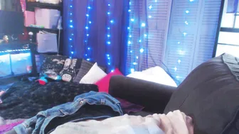 Ember Skye wonderful woman jerking pussy phallus