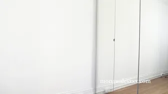 mona wales gorgeous slut gives big boobs