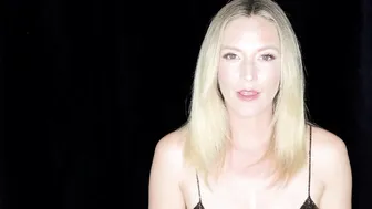 mona wales Curvy lady