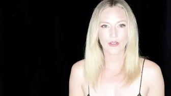 mona wales Curvy lady