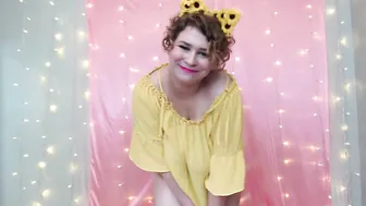 PrincessMia smeared her incredibly hot body with oil