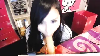 Dayaanna thick slut caresses  tits