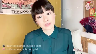mushroomgirl busty brunette sucks dildo