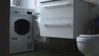 lilcharlotte big tit babe pulls clit