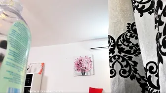 alexsisfaye Playful woman caresses shaved pussy