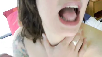 cumplicity Busty hottie gently jerks her cunt