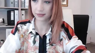cristinabella Elegant chick fucks juicy ass