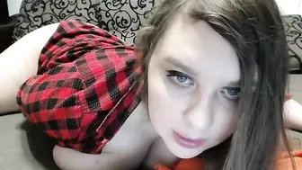 sexyyennifer Sexy chick demonstrates nude body