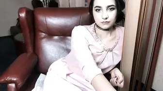 sisi_taylor Cute chick fucks herself with sex toys