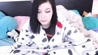 dawnwillow Busty whore jerks both holes