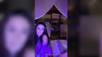 jia_lissa hot prostitute fucks in both holes