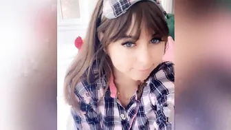 Riley cute chick fucked by sex toy