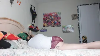 DamnedestCreature pretty lady fucking pussy with sex machine