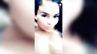 Victoryaxo exquisite body gently pulls pussy