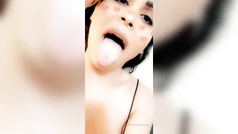 Shiraz juicy slut fucks pussy with phallus