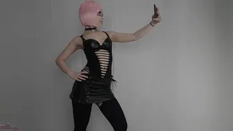 Aiko_Moe naughty lady jerking off her pussy