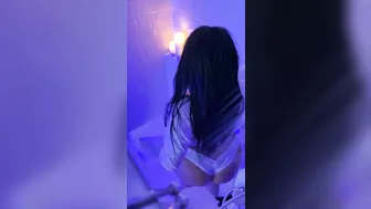 TheKarinaBanks  private e dance