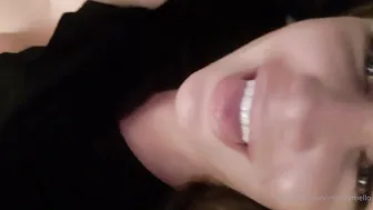 Myrelly black-haired bitch passionately masturbates cunt