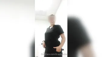 Lil housewalker reveals her delicious body