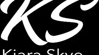 Kiara_Skye big breasted bitch posing in lingerie