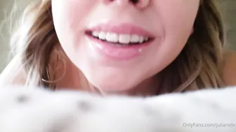 Julia luxury passion fucks pussy phallus
