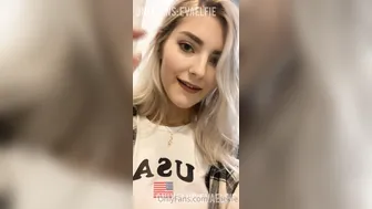 Eva sexy doll gives her elastic ass