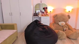 sweetallexis pretty mare fucked by sex machine