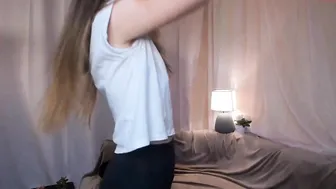 milli_way naughty bitch fucks pussy