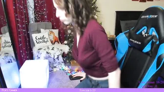 foxy_gamer Wet brunette