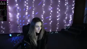 anabel054 jerking on a chair