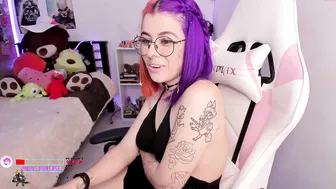 vanne_universe caresses his magnificent body