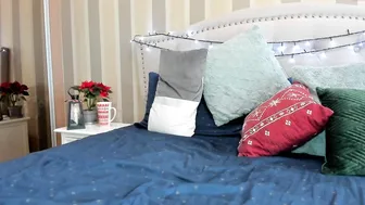 larissa4 Saturated brunette