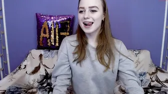 ella_darsy cute blonde is saturated with revelations with dildo