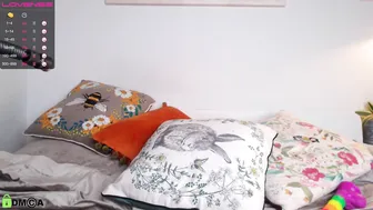 eve_evans charming slut fucks both holes