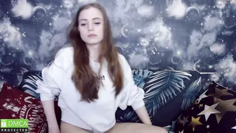 ella_darsy Black-haired woman