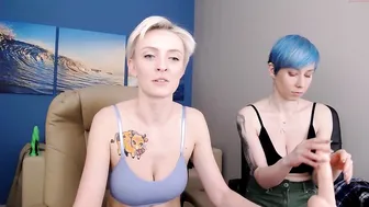 uma_ray flawless babe happily kneads huge tits