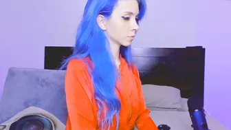 vero_kek slut fingers her pussy