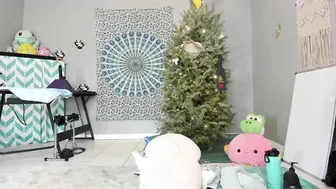 syndica Black brunette