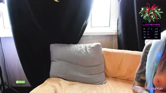 psyheya big tit teases her pussy with a phallus