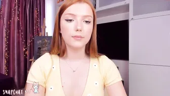 ollwen hot blonde girl masturbates cunt