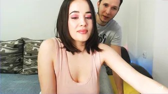 in_yan masturbates the cap behind the cash register