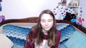 sexkitteh exquisite skin fucks pussy through pants