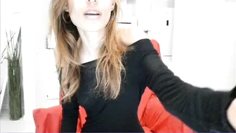 alia_me depraved beauty masturbates pussy