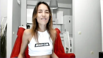 alia_me in a new apartment shows a striptease