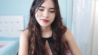 sofia44 charming ass fucks her pussy