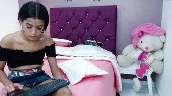 skinny_amalia1 cute passion pulls the cap with his fingers