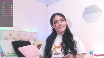 majogh leggy babe